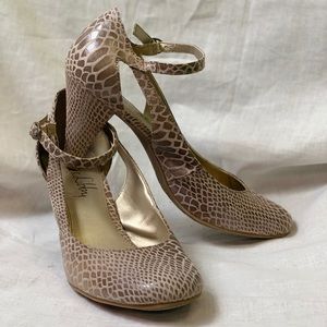 Sam & Libby Pumps
